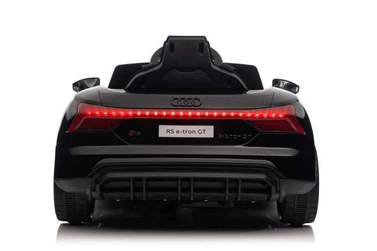 pol_pl_Auto-Na-Akumulator-Audi-E-Tron-GT-Czarne-QLS-6888-11953_1.jpg