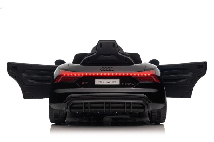 pol_pl_Auto-Na-Akumulator-Audi-E-Tron-GT-Czarne-QLS-6888-11953_5.jpg